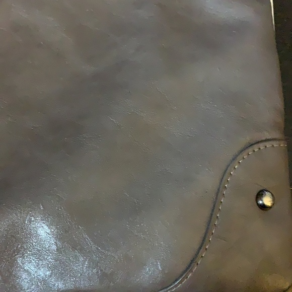 David Jones Squishy soft leather cross body purse - Picture 8 of 8